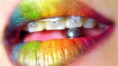 que es un beso de arcoiris|Qué es el beso arcoíris y por qué dicen que es peligroso